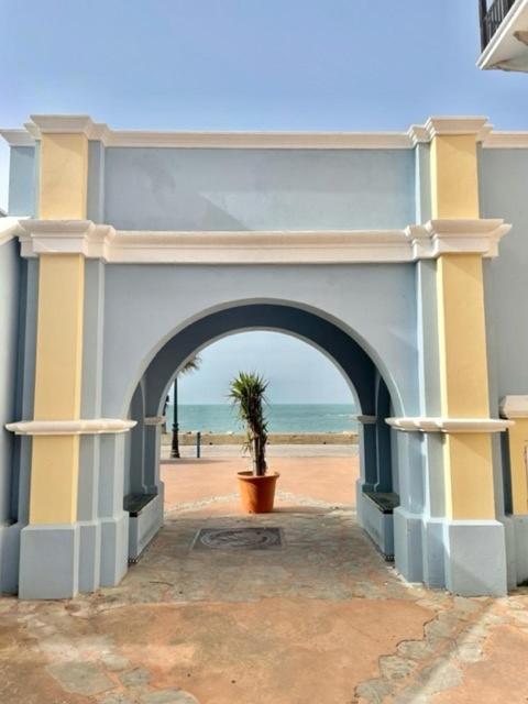 Gatu Sherry, Junto Puerto Deportivo Y Playa " Preferente Mayores De 25 Anos Y Familias " El Puerto de Santa María Exterior foto